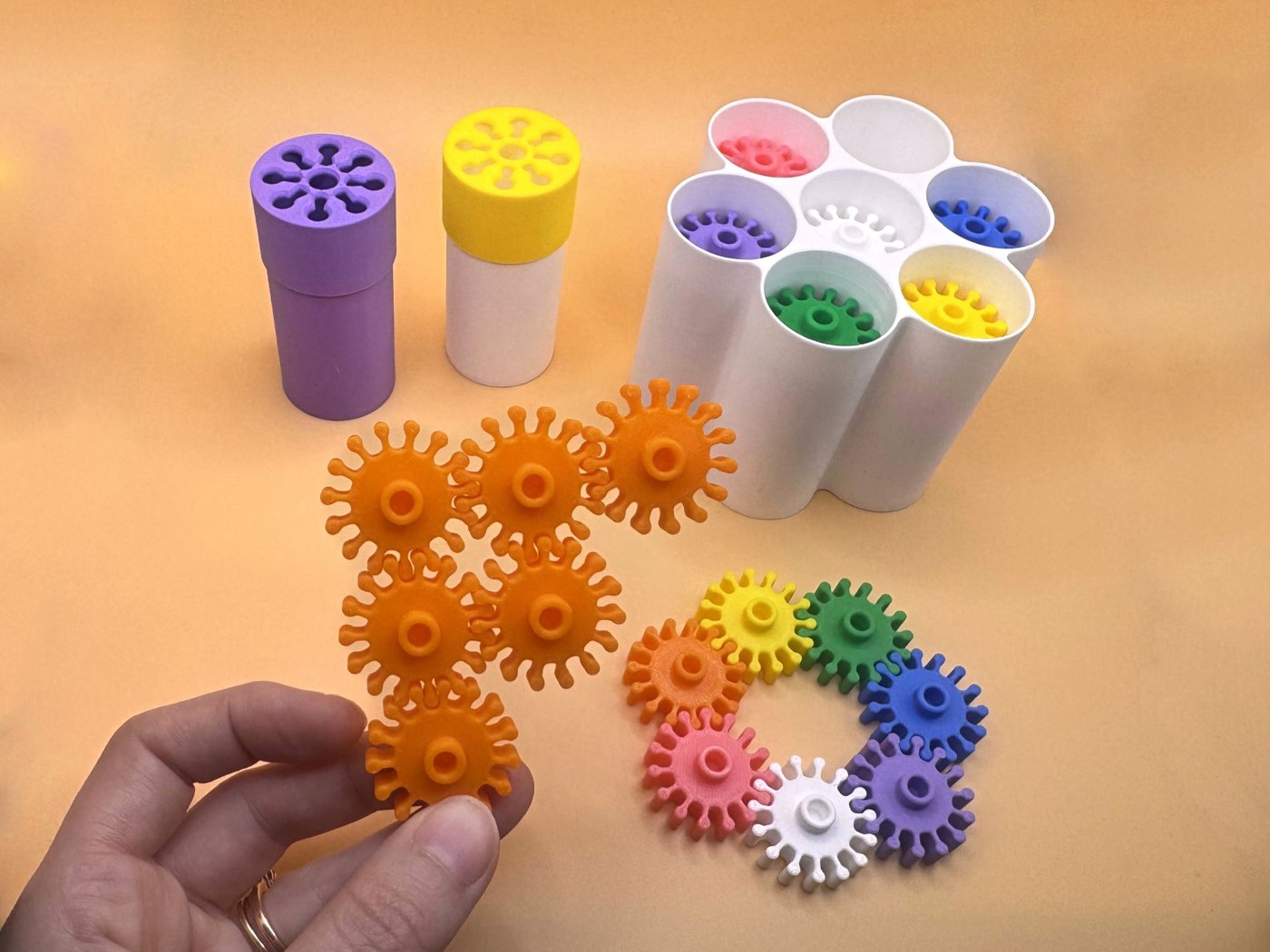 Interlocking 3D printed gear set with container